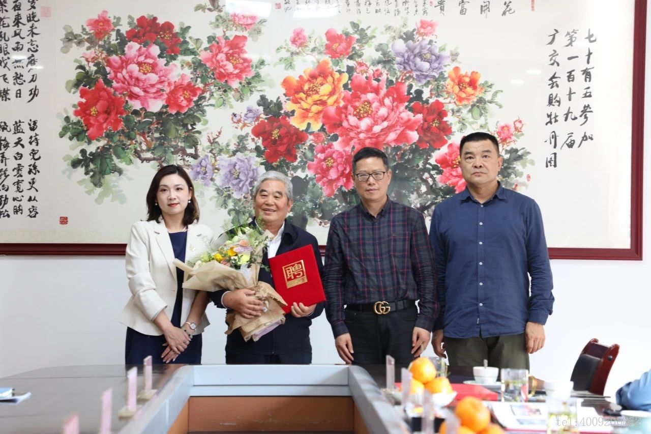 儲吉旺為高校學子講授“畢業最后一課”(圖1) 儲吉旺為高校學子講授“畢業最后一課”(圖1)